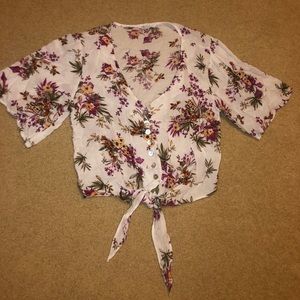 Patterned buttoned up cropped blouse